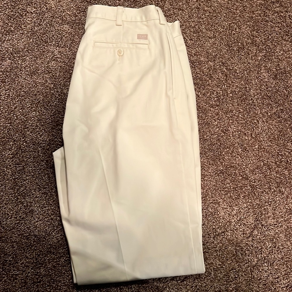 Izod khakis pants
